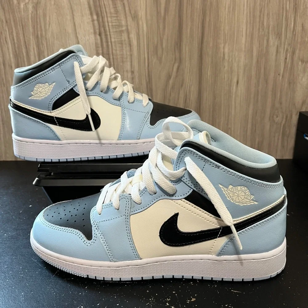 Nike Air Jordan 1 Mid GS Ice Blue Black White Sneaker 7Y Lace Up Basketball